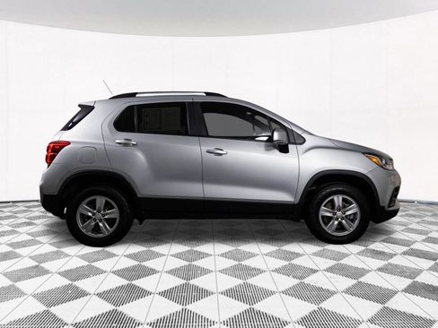 Used 2021 Chevrolet Trax LT image 17