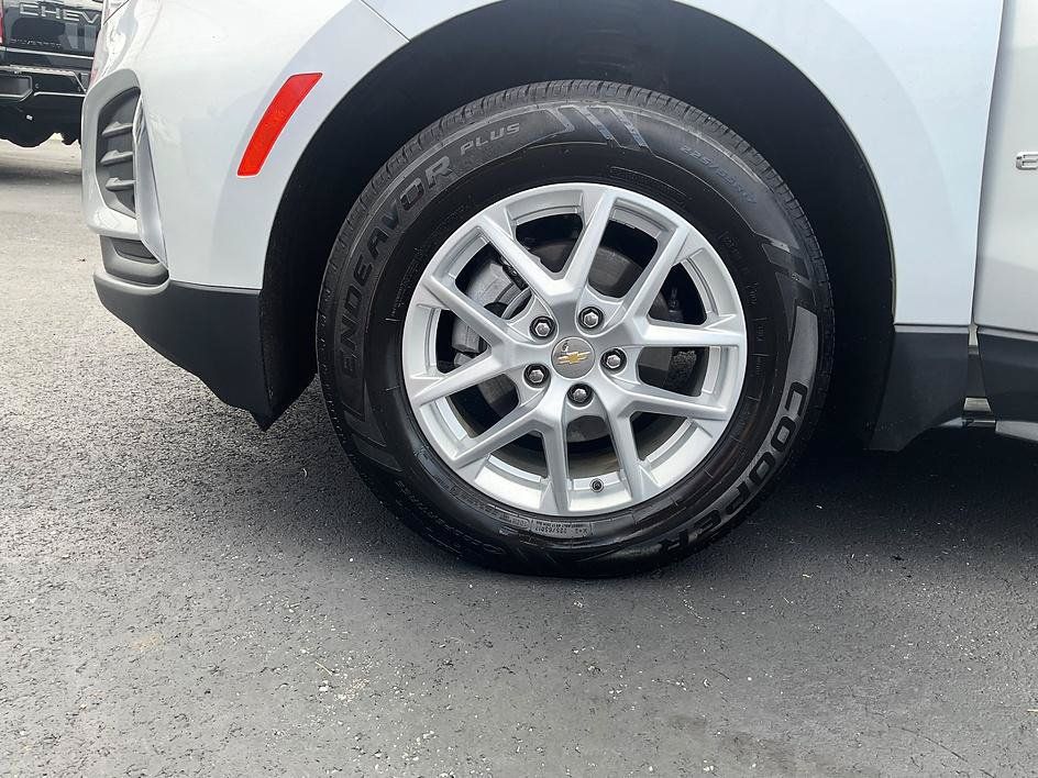 Used 2022 Chevrolet Equinox LT AWD/4WD image 14
