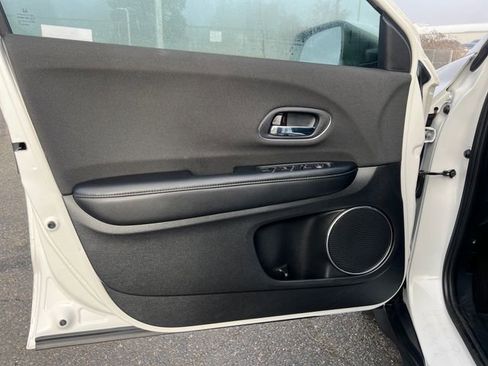 Used 2021 Honda HR-V EX image 16
