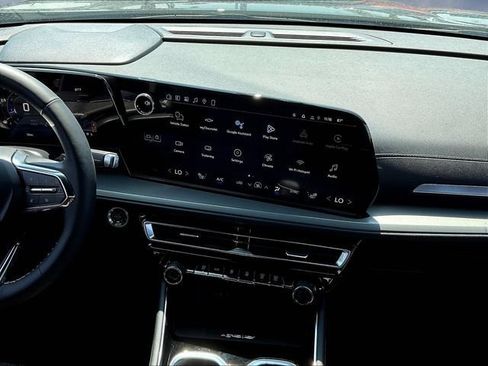 New 2026 Chevrolet Traverse LT w/ Driver Confidence Package FWD image 6