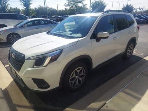 Used 2024 Subaru Forester Premium AWD/4WD image 4