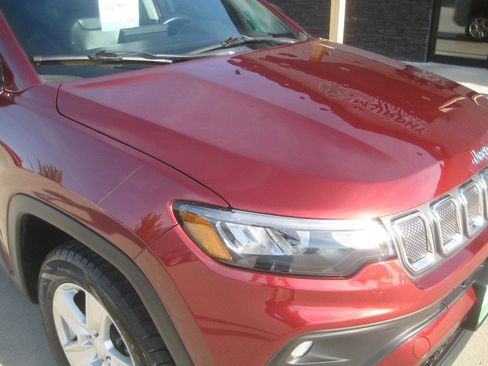 Used 2022 Jeep Compass Latitude w/ Convenience Group AWD/4WD image 22