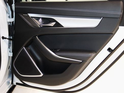 Used 2021 Jaguar XF R-Dynamic SE image 63