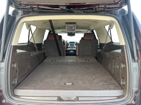 Used 2017 Chevrolet Suburban Premier AWD/4WD image 30