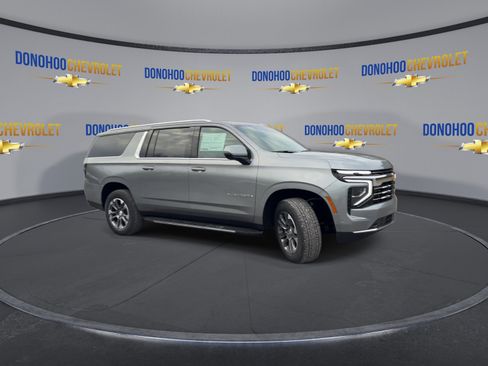 New 2026 Chevrolet Suburban LT w/ Comfort Package image 5