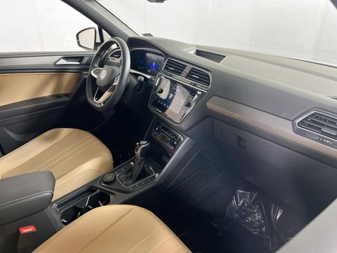 Used 2022 Volkswagen Tiguan SE image 27