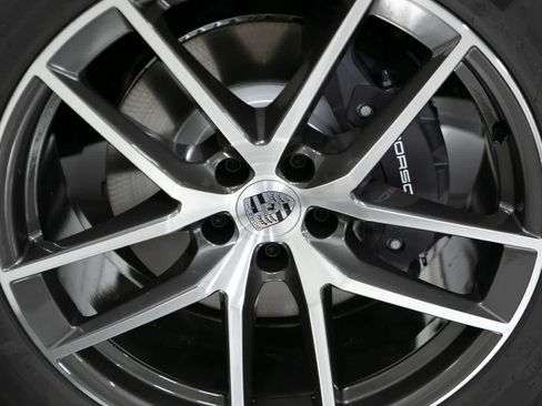 New 2026 Porsche Macan AWD/4WD image 11