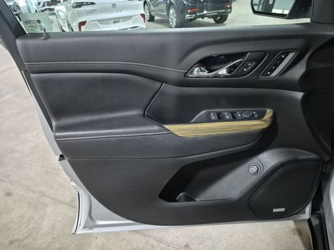 Used 2019 GMC Acadia Denali w/ Technology Package AWD/4WD image 24