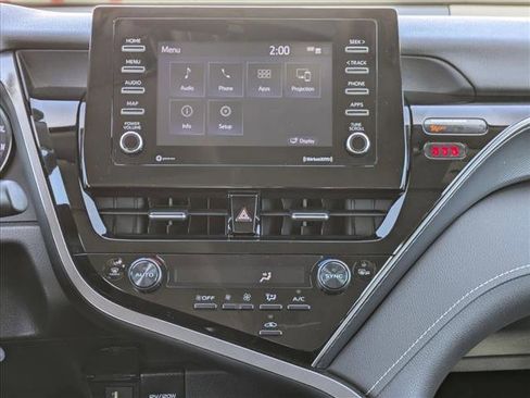 Used 2024 Toyota Camry SE image 14