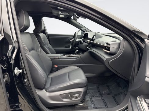 Used 2025 Toyota Crown Signia LIMITED NAV w/ Advanced Technology Package image 19