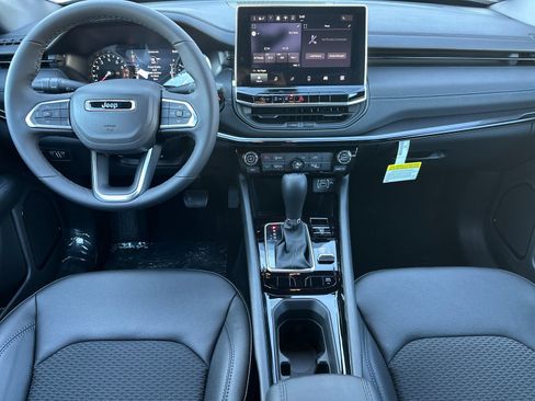 New 2026 Jeep Compass Latitude image 13