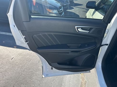 Used 2022 Ford Edge ST image 12