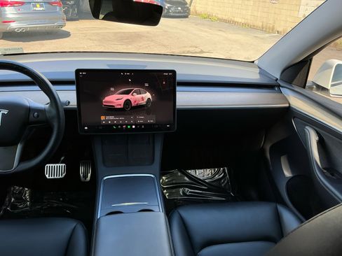Used 2023 Tesla Model Y Long Range image 16