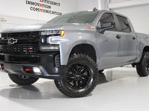 Used 2021 Chevrolet Silverado 1500 LT Trail Boss w/ Convenience Package II AWD/4WD image 1