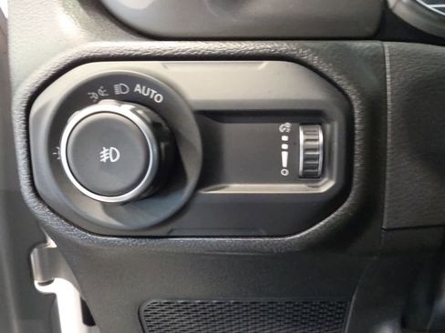 Used 2023 Jeep Wrangler Unlimited Sahara w/ Cold Weather Group AWD/4WD image 18
