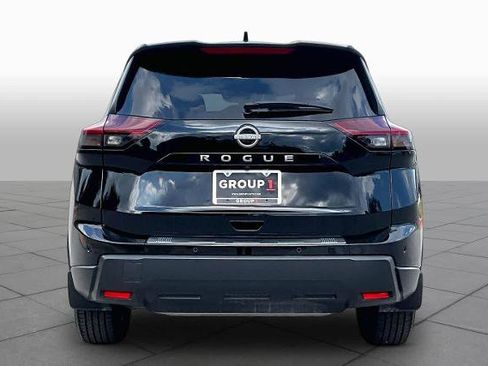 Certified 2025 Nissan Rogue SV FWD image 5