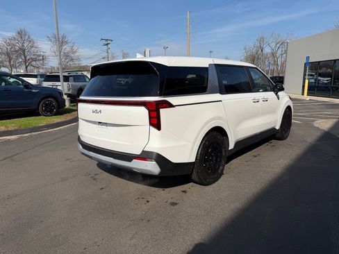 New 2026 Kia Carnival LX FWD image 6