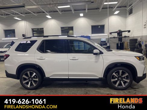 New 2025 Honda Pilot Elite image 4