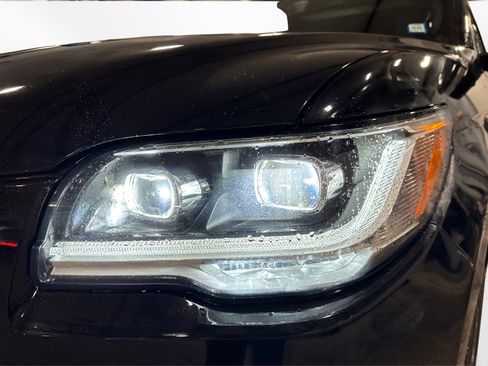 Used 2022 Lincoln Navigator Reserve image 14