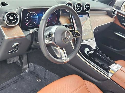 Certified 2025 Mercedes-Benz GLC 300 image 10
