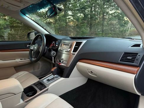 Used 2013 Subaru Outback 2.5i Limited image 22