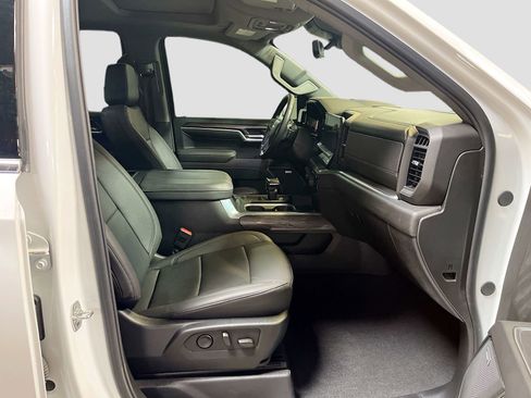 Used 2025 Chevrolet Silverado 1500 LTZ w/ LTZ Premium Package image 29