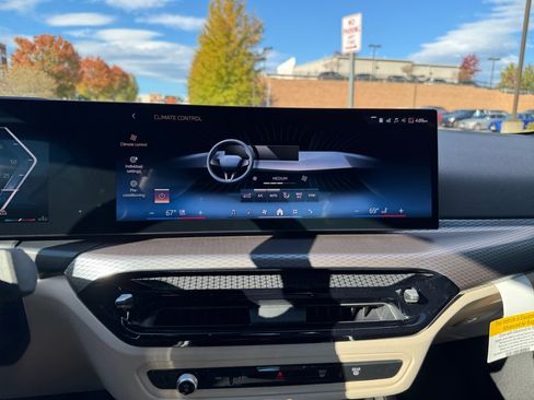 Used 2026 BMW 430i xDrive Convertible w/ Premium Package AWD/4WD image 18