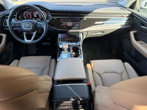 Certified 2025 Audi Q8 Prestige image 11