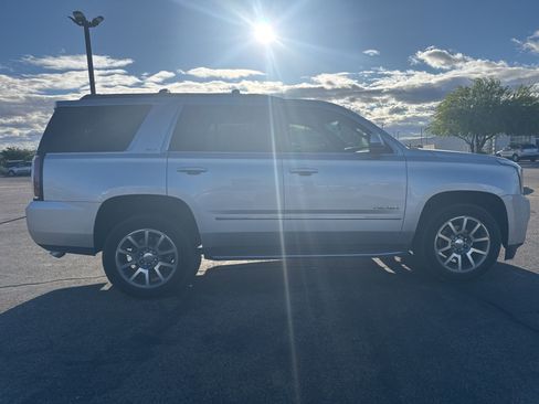 Used 2017 GMC Yukon SLT w/ Premium Edition image 6