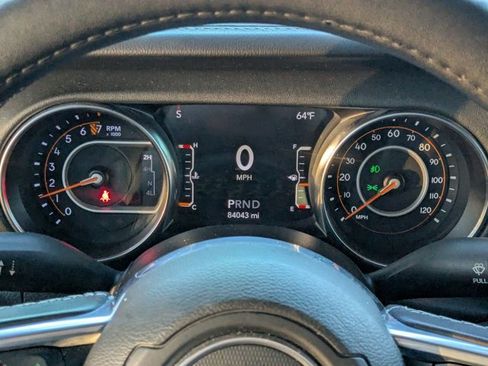 Used 2020 Jeep Gladiator Overland image 3