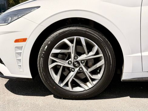 Used 2023 Hyundai Sonata SEL w/ Preferred Accessory Package FWD image 3