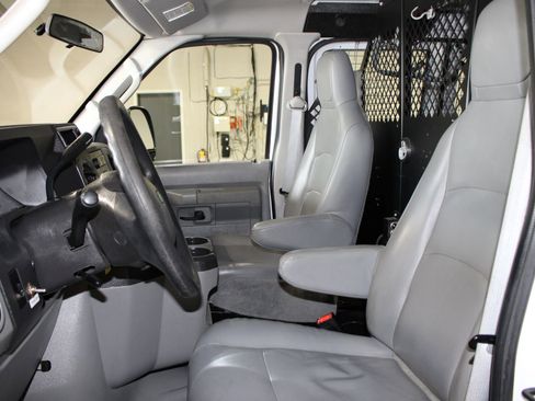 Used 2014 Ford E-150 and Econoline 150 RWD image 15