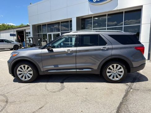 Used 2021 Ford Explorer Limited w/ Hybrid Equipment Group 310A RWD image 4