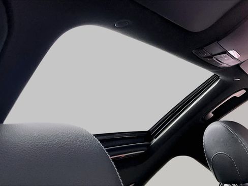 Used 2020 Mercedes-Benz C 300 4MATIC Sedan image 14