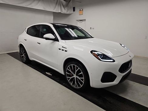 Used 2023 Maserati Grecale Modena AWD/4WD image 3