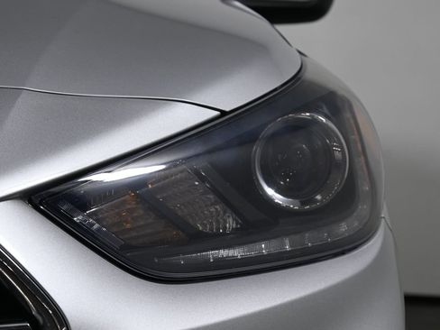 Used 2022 Hyundai Accent Limited FWD image 11