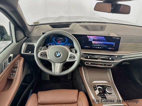 Used 2025 BMW X5 xDrive40i w/ M Sport Package AWD/4WD image 23