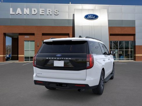 New 2025 Ford Expedition Active image 8