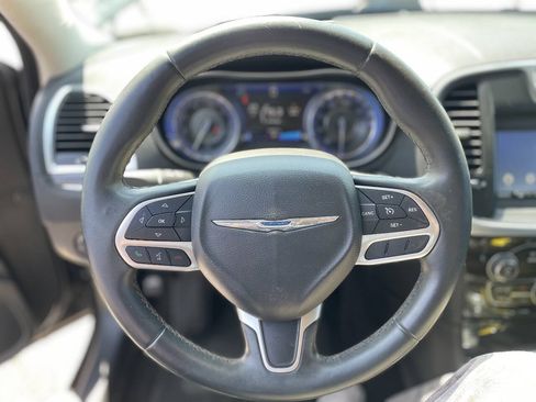 Used 2017 Chrysler 300 Limited RWD image 11