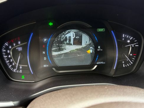 Used 2020 Hyundai Santa Fe Limited AWD/4WD image 31