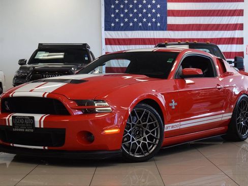 Used 2011 Ford Mustang Shelby GT500 RWD image 3