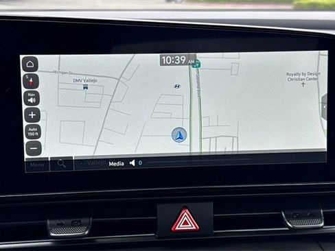 New 2025 Hyundai Elantra SEL image 18