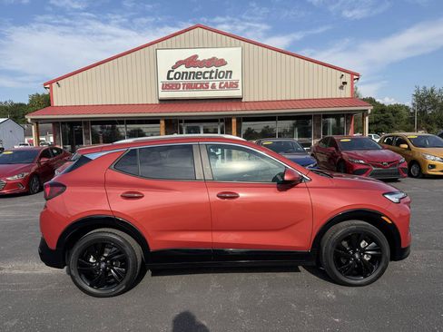 Used 2024 Buick Encore GX Sport Touring w/ Advanced Technology Package FWD image 3