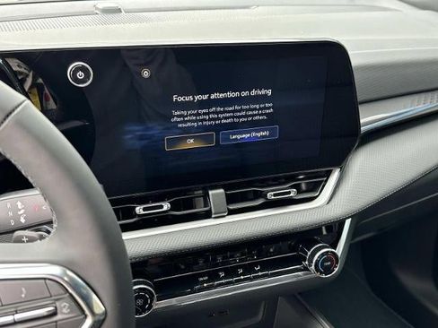 New 2025 Chevrolet Equinox LT image 13