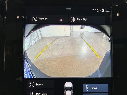 Used 2021 Volvo XC40 T5 R-Design w/ Advanced Package image 15