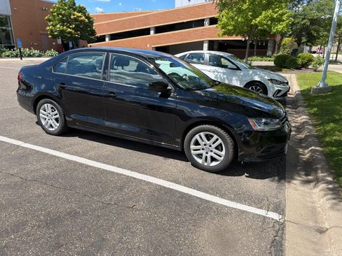 Used 2018 Volkswagen Jetta S FWD image 2