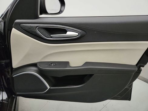 Used 2020 Alfa Romeo Giulia AWD w/ Quick Order Package 22J Sport image 22