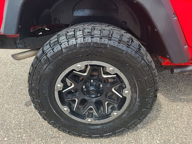 Used 2018 Jeep Wrangler Unlimited Sport w/ Connectivity Group AWD/4WD image 29