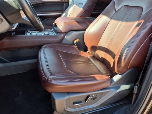 Used 2024 Ford Expedition Limited image 24