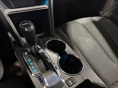 Used 2017 Chevrolet Equinox LT w/ Convenience Package image 32